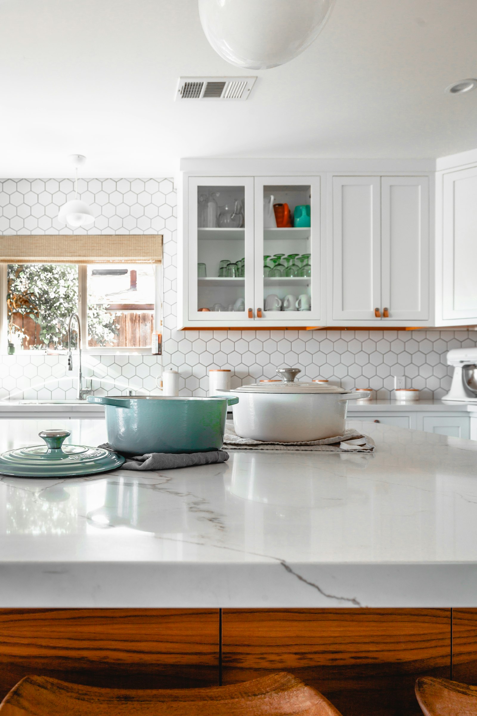 AI home storage product video — organized kitchen for Amazon listing